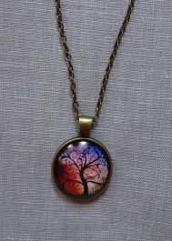 Tree pattern cabachon pendant necklace