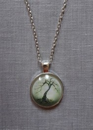 Tree pattern cabachon pendant necklace